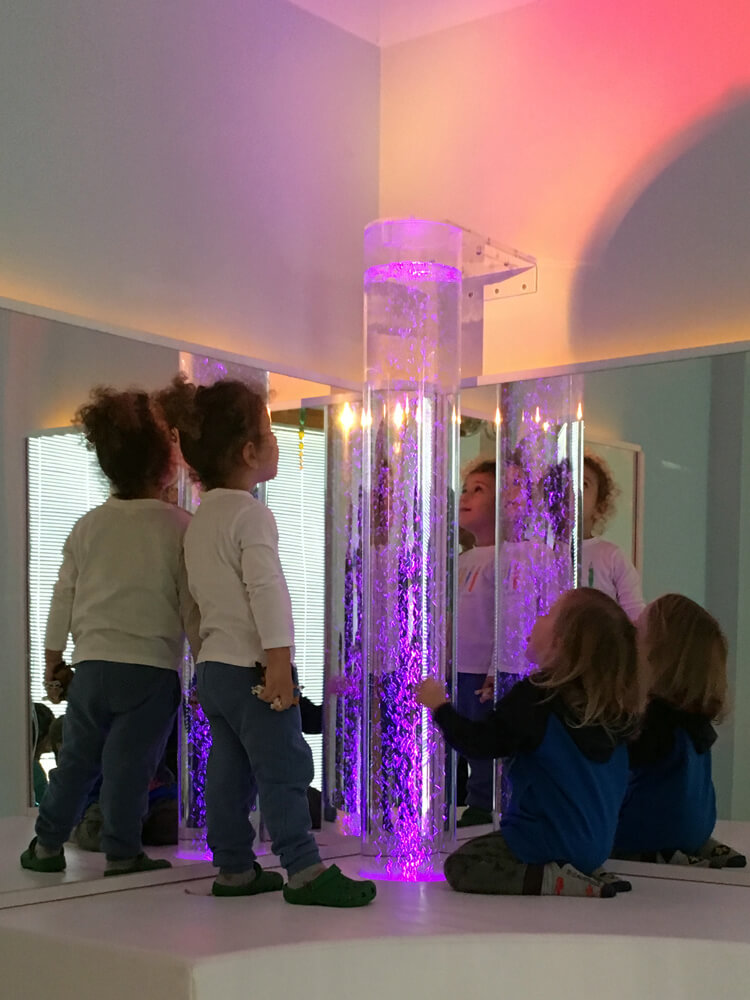 Kinder im Snoozle-Raum